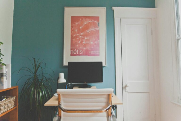 Creating a Healthy Study Space at Home: A Returning Student’s Guide to Academic Success