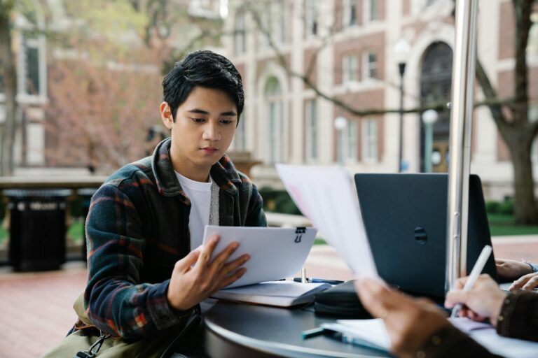 Overcoming the Fear of Going Back to School After Years Away: A Guide for Adult Learners