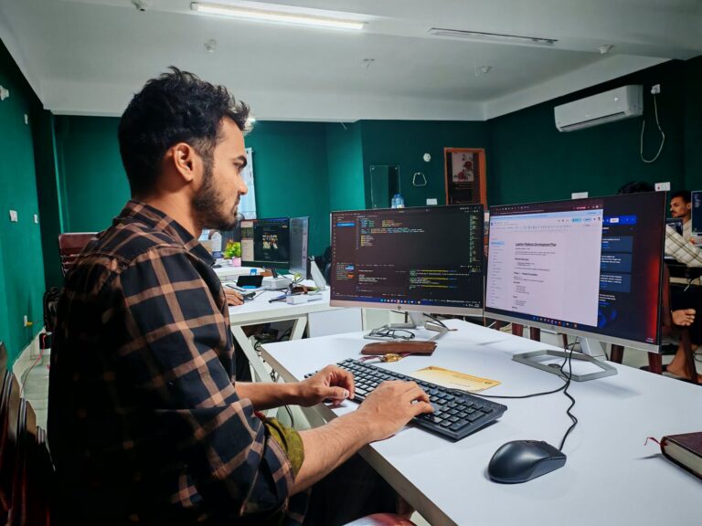Online Information Technology vs Cybersecurity: Which Tech Career Path Is Right for You?