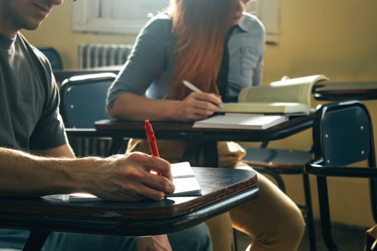 How the Learning Environment You Choose as an Adult Affects Your Daily Wellness Routine